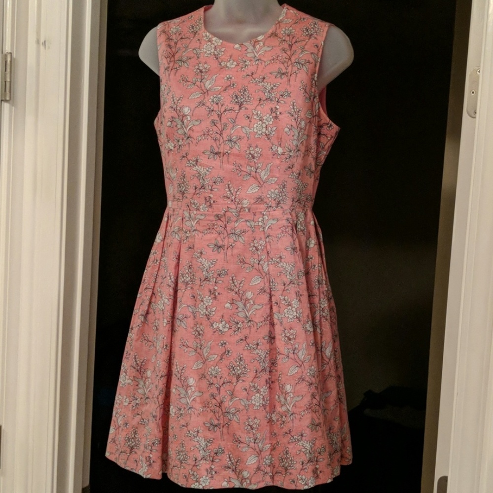 Gap Pink Floral Dress w/ Pockets!
